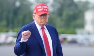 Ông Trump 'vẫn quan tâm' tới giải pháp ngoại giao với Iran