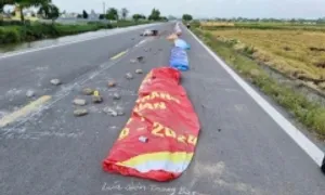 Khởi tố người phơi lúa trên đường, gây tai nạn ngã xe máy